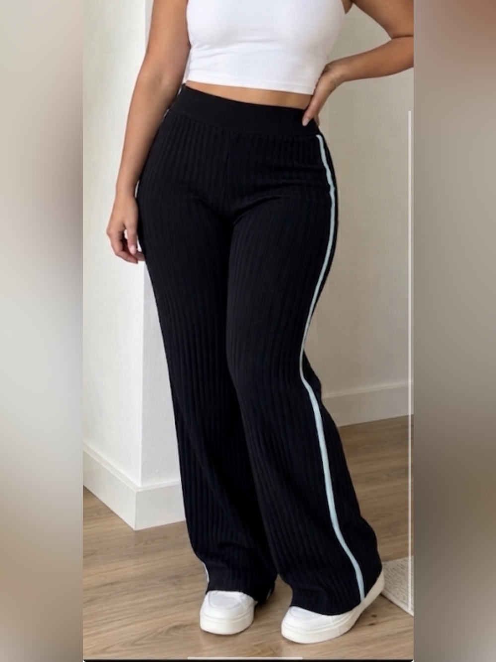 OnTwelfth Ribbed Knit Pants Black with White Side Stripe Size M - Picture 1 of 7